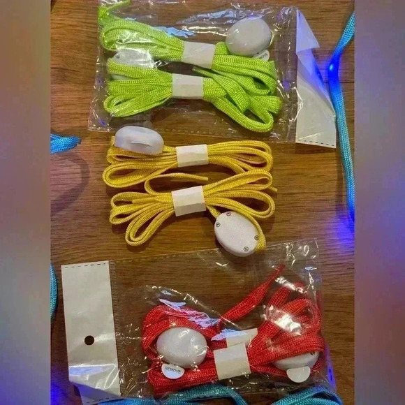 Shoe laces - 4 sets of light up shoe laces green, yellow, red, and blue. - Picture 2 of 3